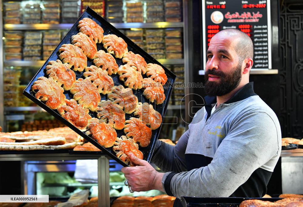 SYRIA-DAMASCUS-MAAROUK-RAMADAN-SWEET