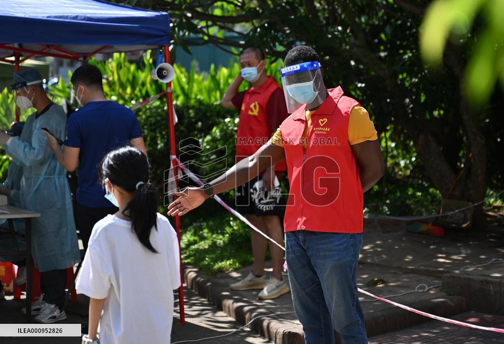 CHINA-HAINAN-HAIKOU-FOREIGN VOLUNTEERS (CN)