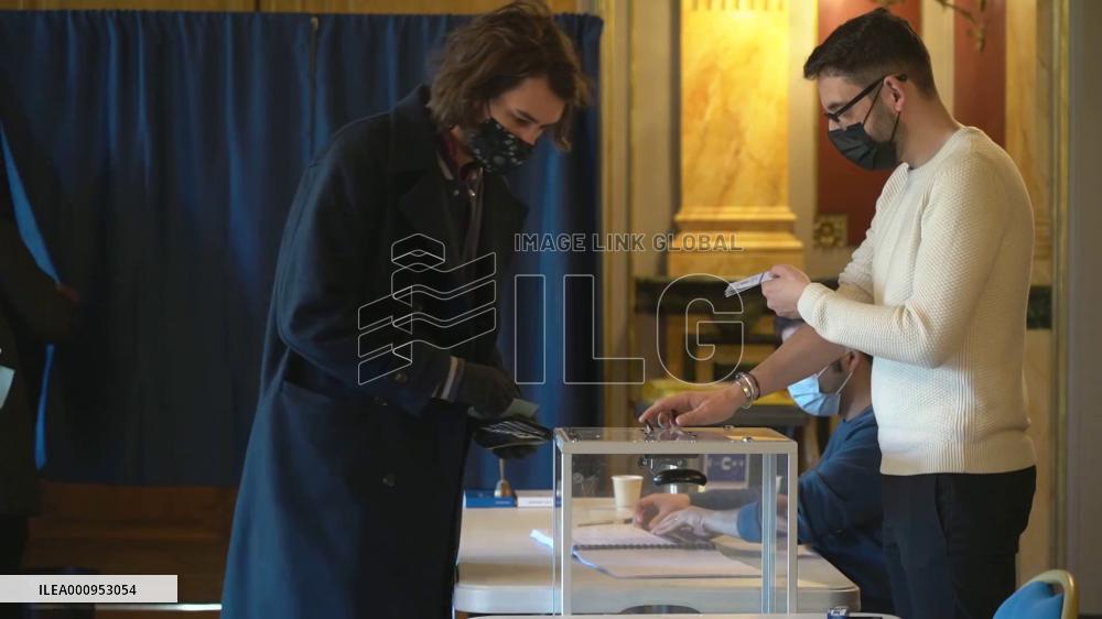 Voting begins in 2022 French presidential election
