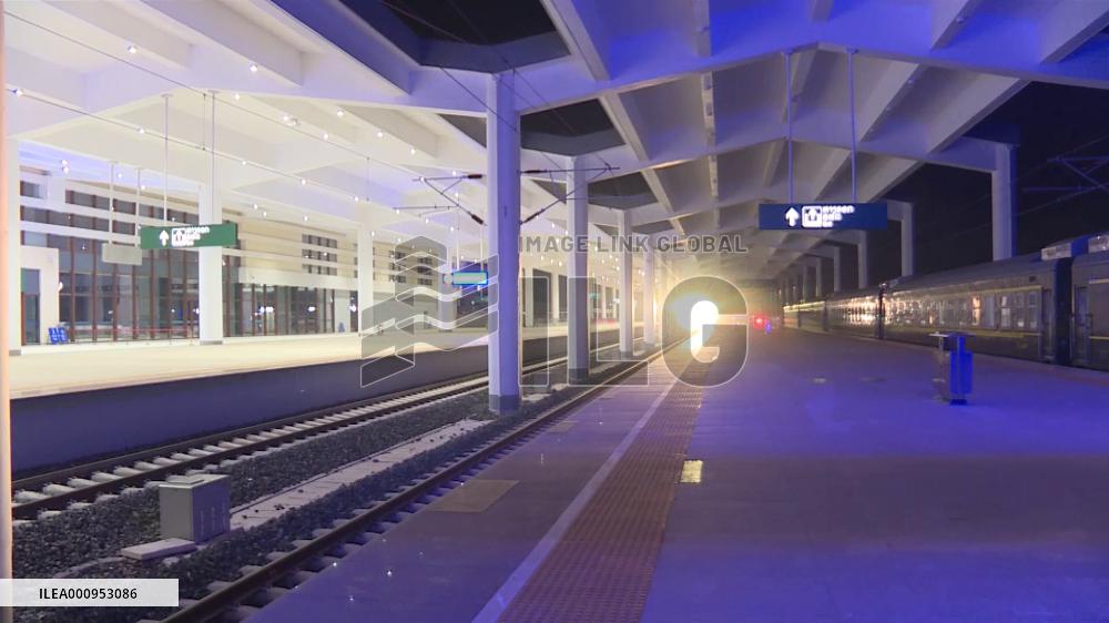 New EMU train of China-Laos Railway to serve Lao festival travel rush