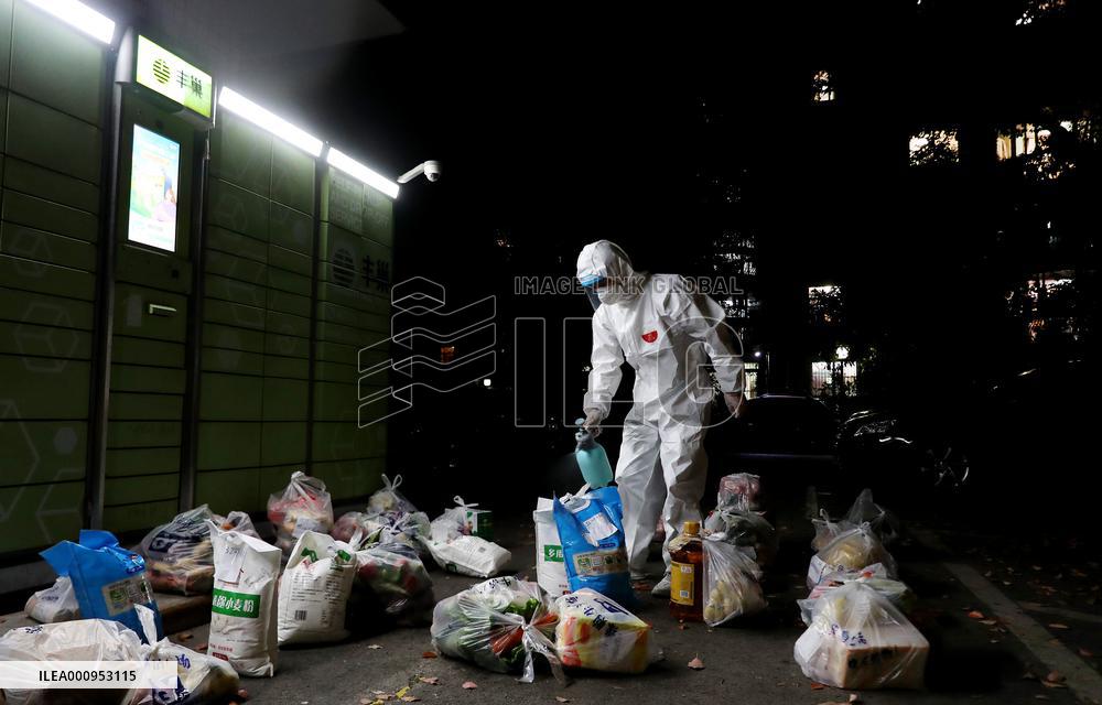 CHINA-SHANGHAI-COVID-19-COMMUNITY VOLUNTEER (CN)