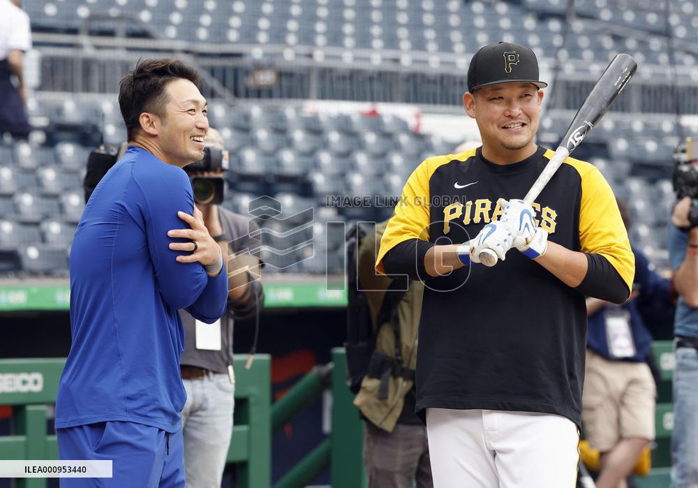 Baseball: Cubs vs. Pirates