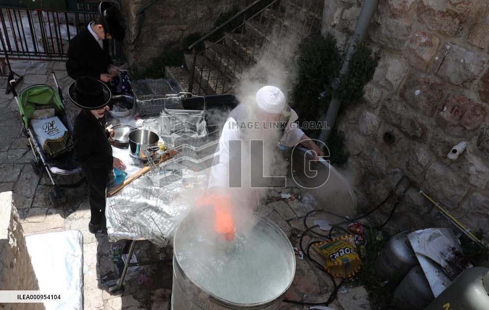MIDEAST-JERUSALEM-PASSOVER-PREPARATION