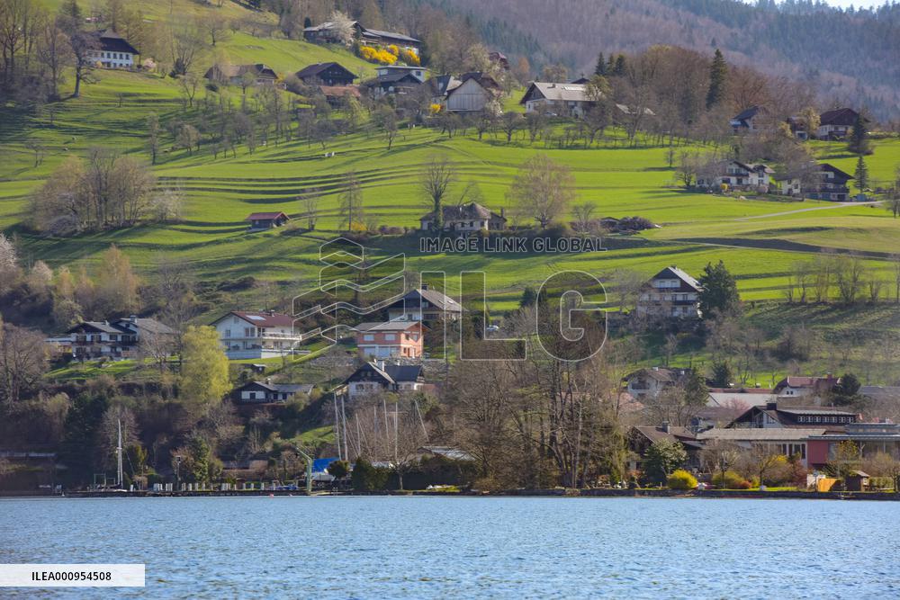 AUSTRIA-LAKESIDE-VIEWS