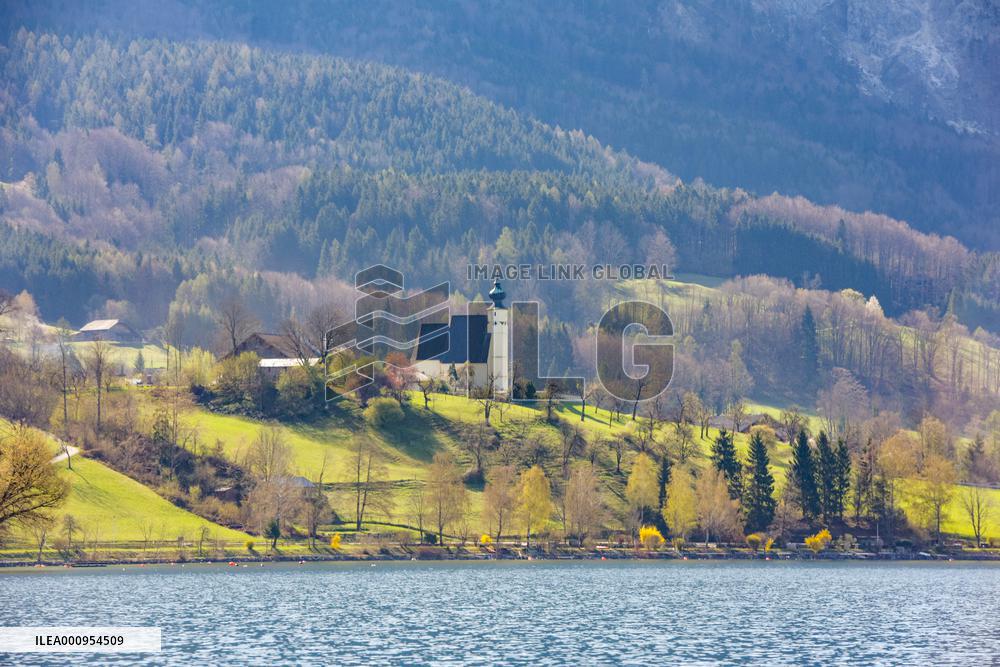 AUSTRIA-LAKESIDE-VIEWS