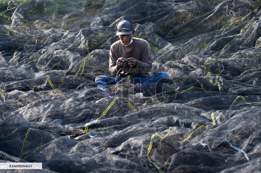 INDONESIA-JAKARTA-FISHERMEN-LIFE