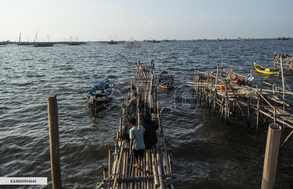 INDONESIA-JAKARTA-FISHERMEN-LIFE