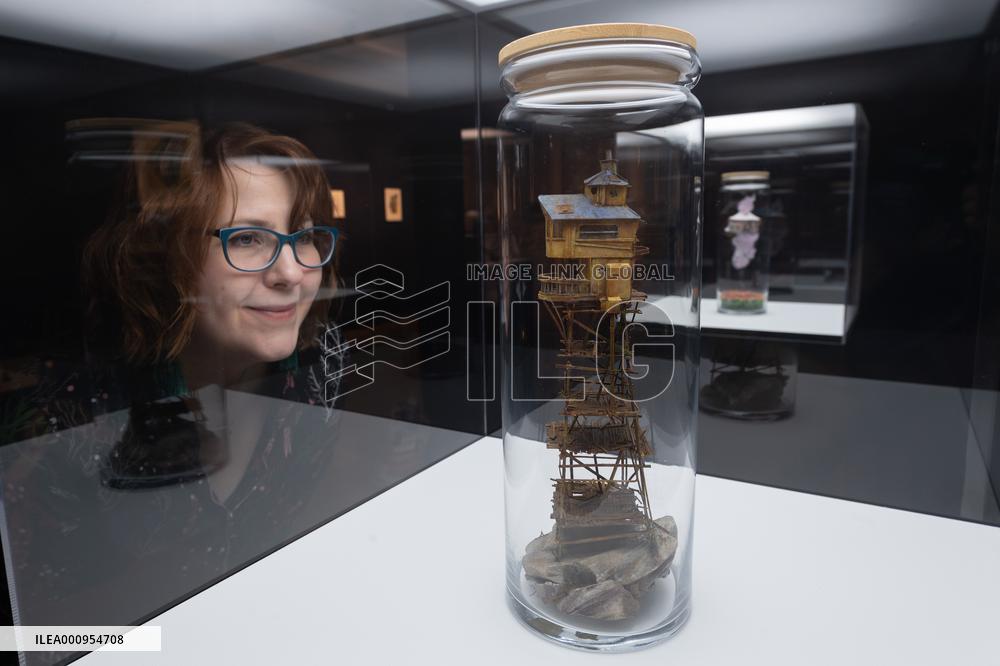 BRITAIN-LONDON-MINIATURE-EXHIBITION