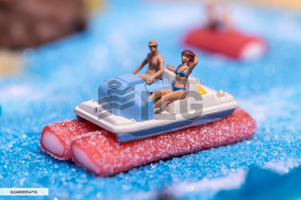 BRITAIN-LONDON-MINIATURE-EXHIBITION