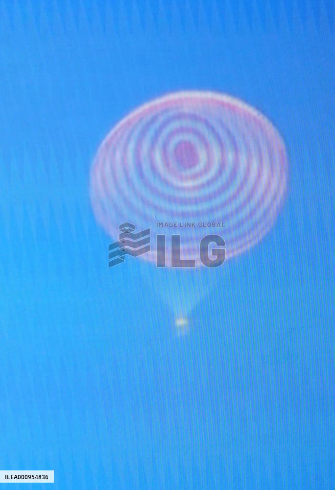 (EyesonSci)CHINA-SHENZHOU-13-RETURN (CN)