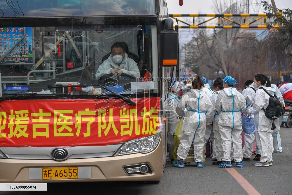 CHINA-JILIN-COVID-19-MEDICAL TEAM-RETURN (CN)