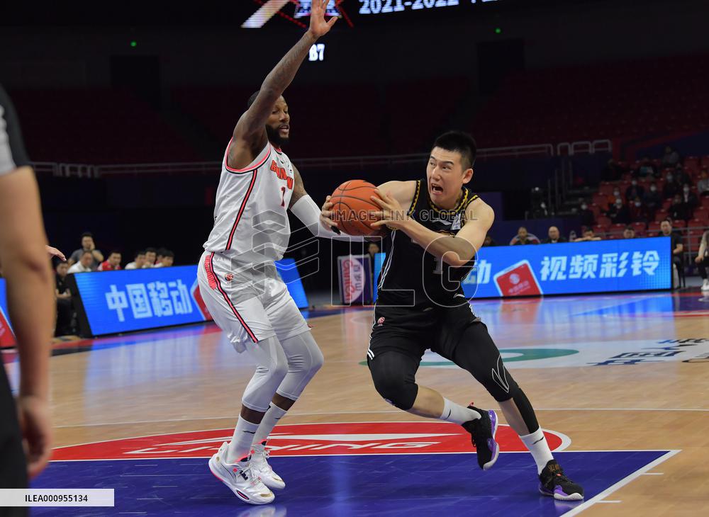 (SP)CHINA-NANCHANG-BASKETBALL-CBA LEAGUE-GUANGDONG VS LIAONING(CN)