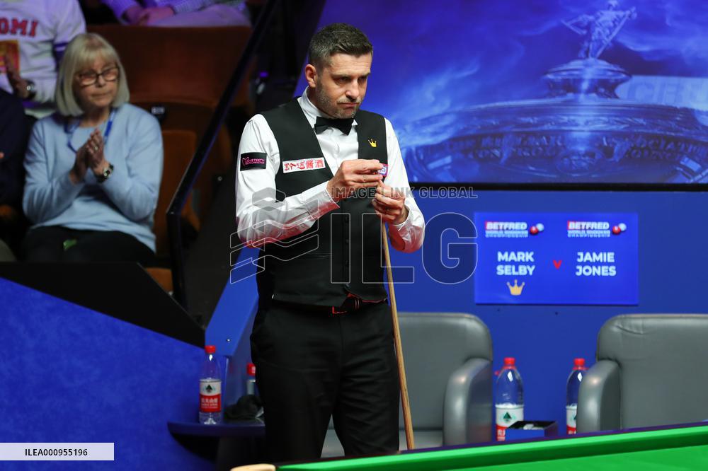 (SP)BRITAIN-SHEFFIELD-SNOOKER-WORLD CHAMPIONSHIP-ROUND 1