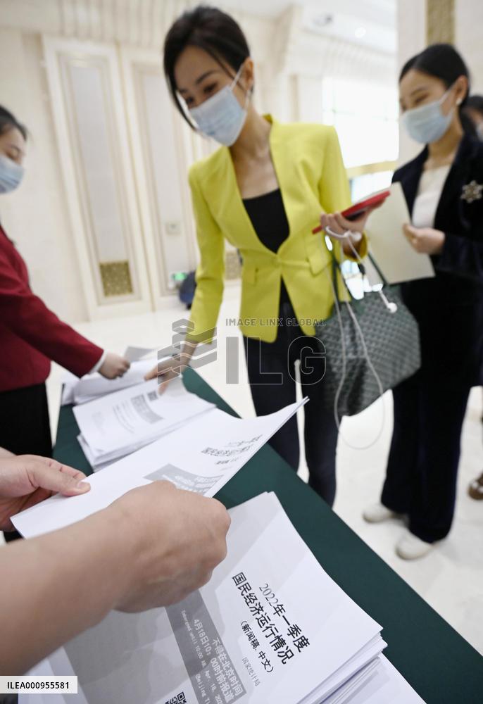 China's economy grows 4.8% in 1st quarter