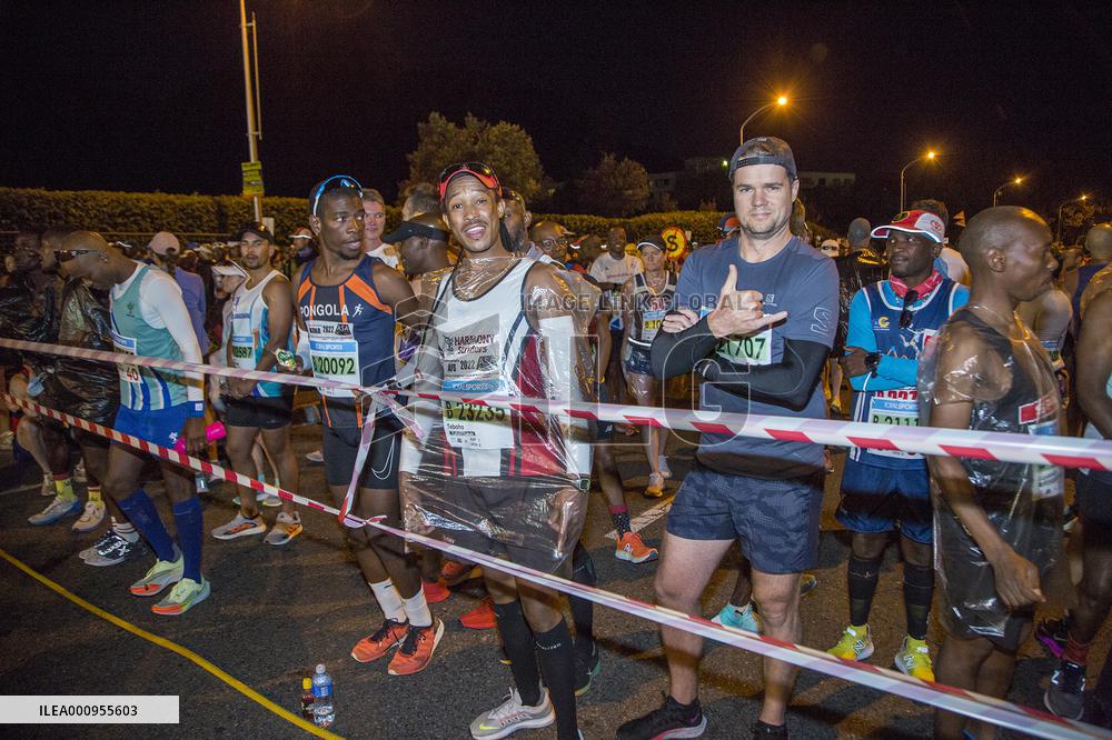 (SP)SOUTH AFRICA-CAPE TOWN-TWO OCEANS MARATHON