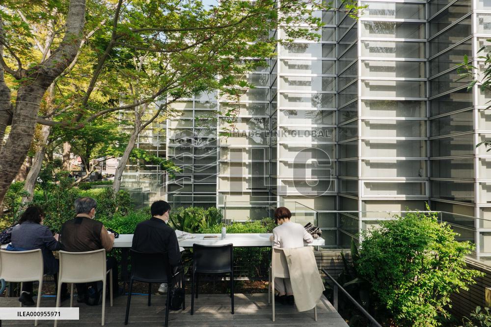 JAPAN-TOKYO-SUGINAMI-LIBRARY