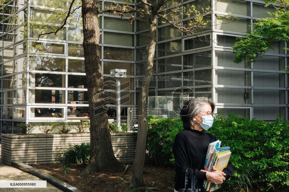JAPAN-TOKYO-SUGINAMI-LIBRARY