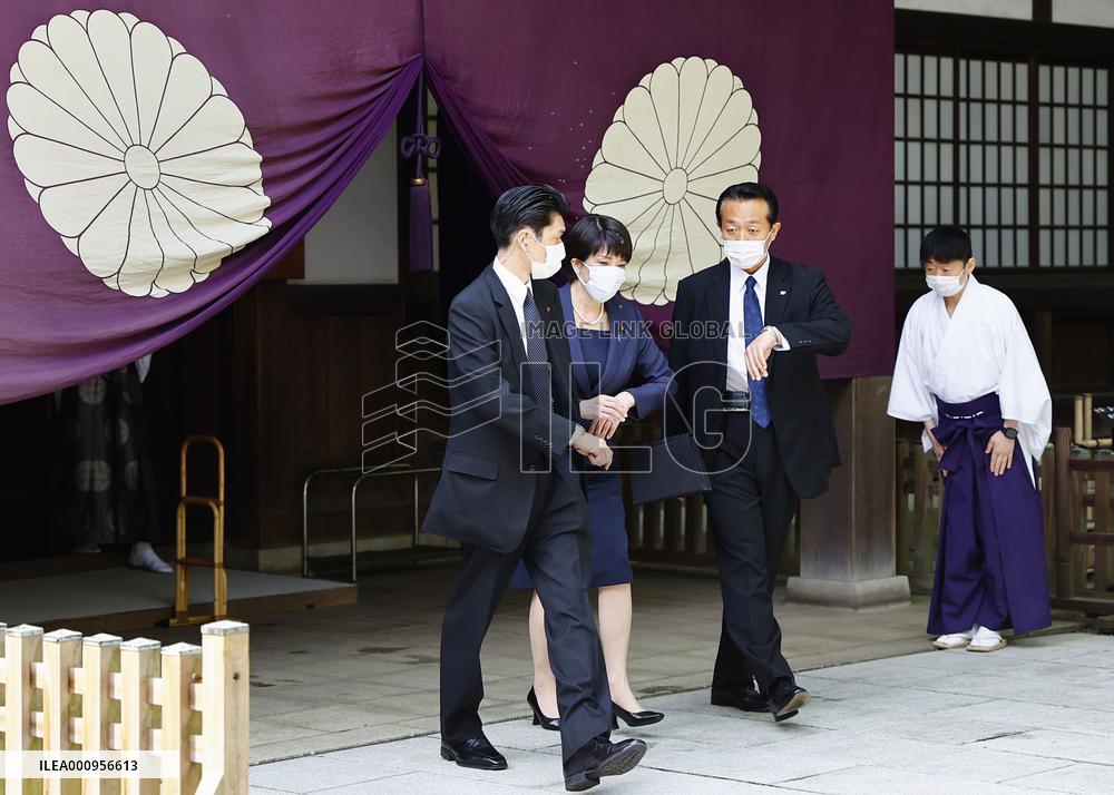 LDP policy chief Takaichi visits Yasukuni shrine