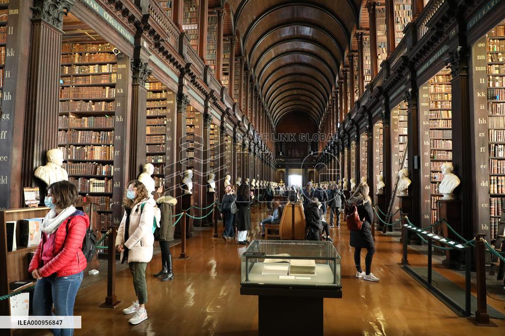 IRELAND-DUBLIN-TRINITY COLLEGE-LIBRARY-WORLD BOOK DAY