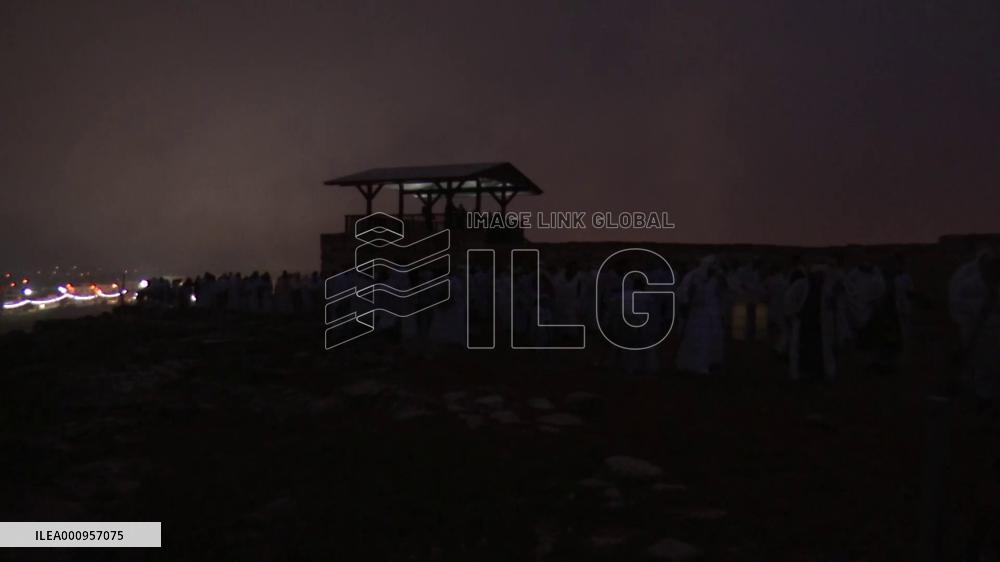 Samaritan pilgrims celebrate Passover on Mount Gerizim