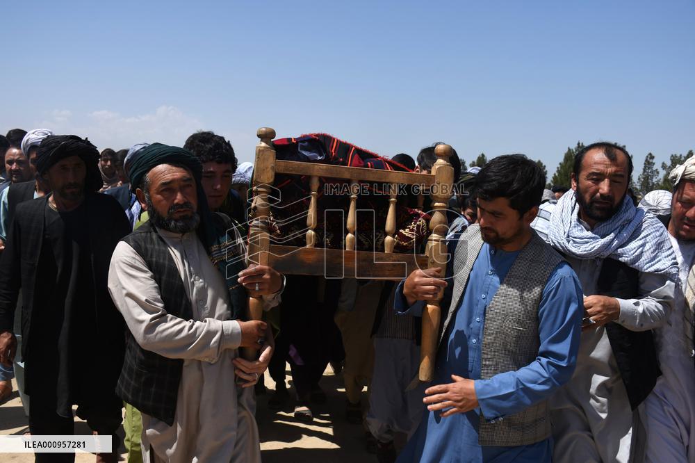 AFGHANISTAN-MAZAR-I-SHARIF-BLAST-VICTIMS-FUNERAL