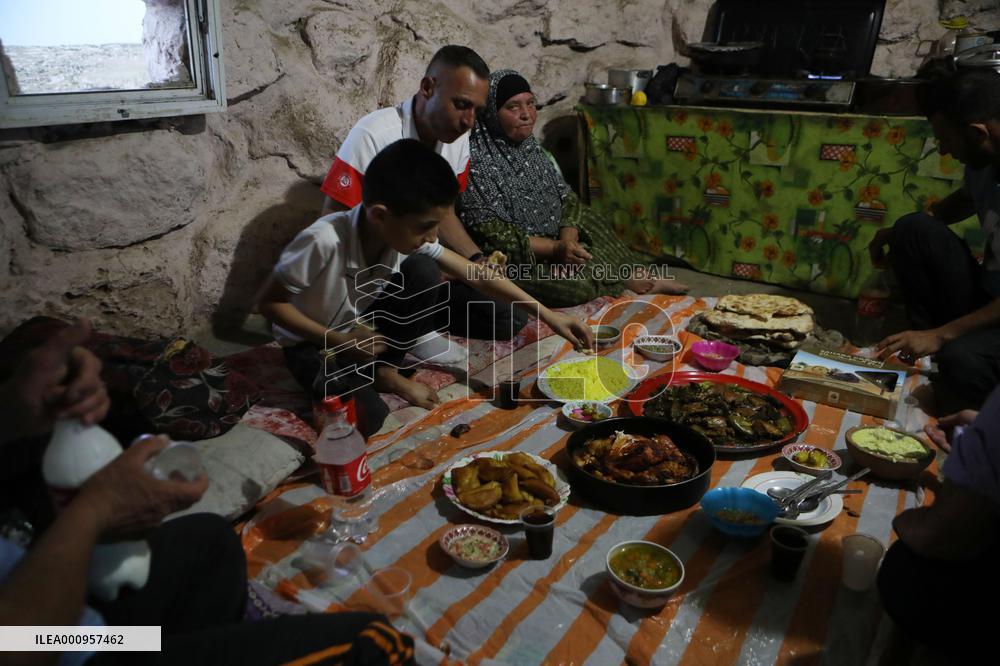 MIDEAST-HEBRON-CAVE LIFE-TIKTOK