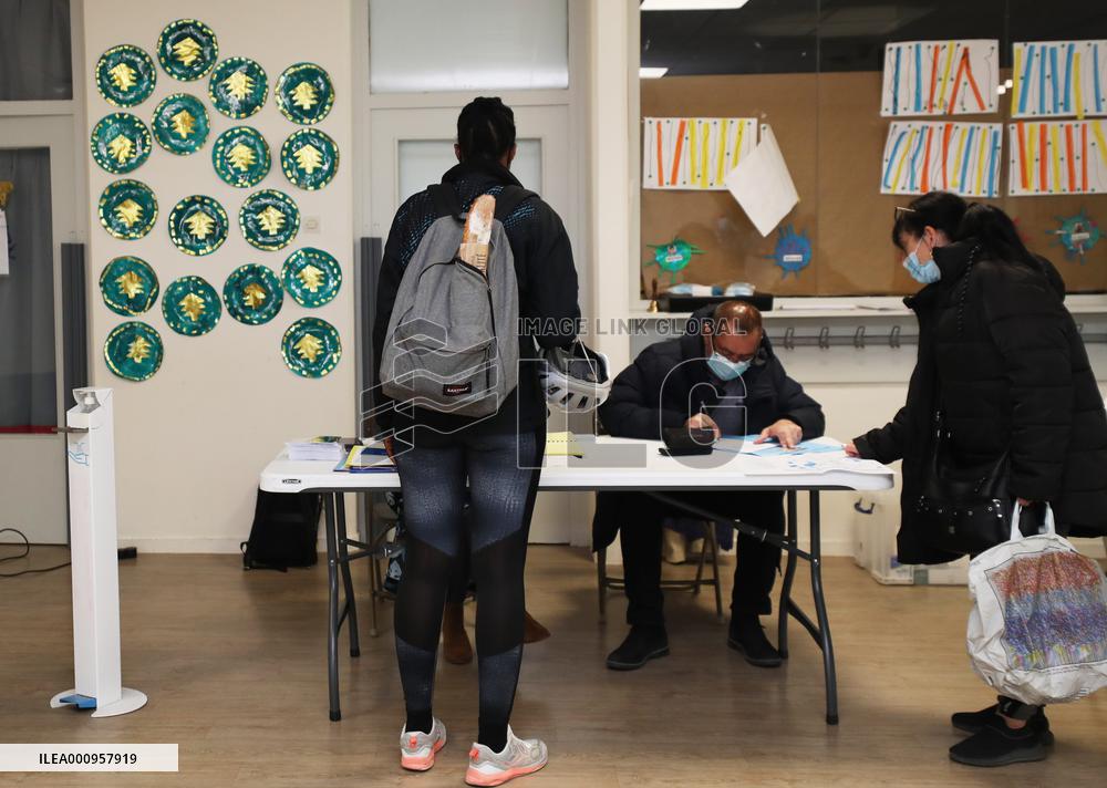 FRANCE-PRESIDENTIAL ELECTIONS-SECOND ROUND-VOTE