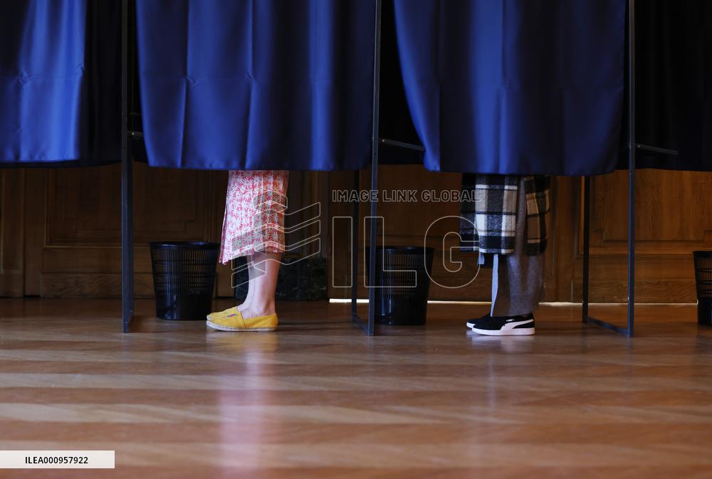 FRANCE-PRESIDENTIAL ELECTIONS-SECOND ROUND-VOTE