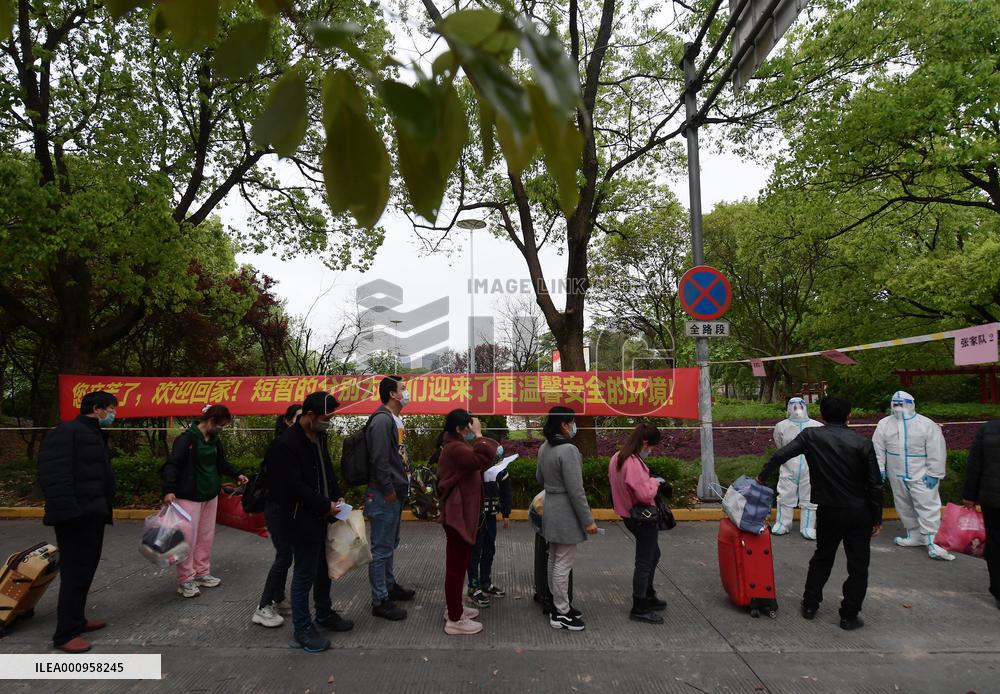 CHINA-SHANGHAI-COVID-19-RETURNING HOME (CN)