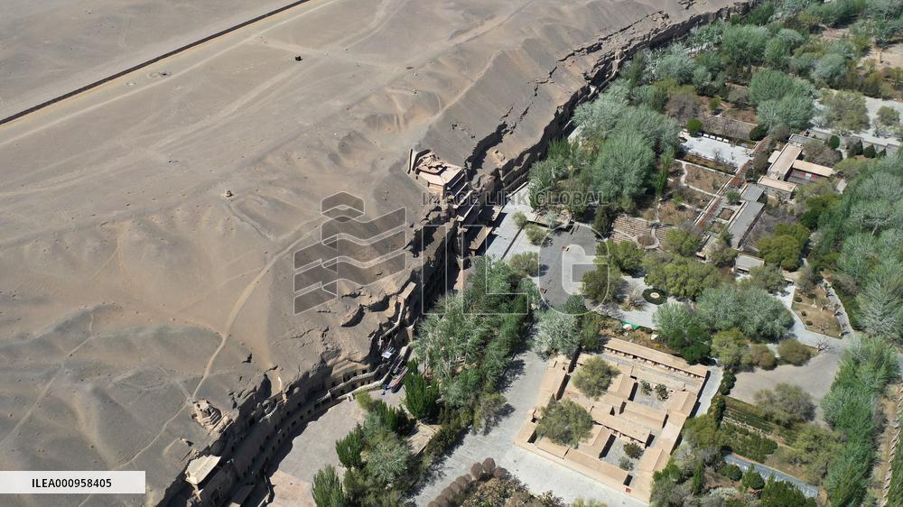 (SkyEye)CHINA-GANSU-MOGAO GROTTOES-AERIAL VIEW (CN)