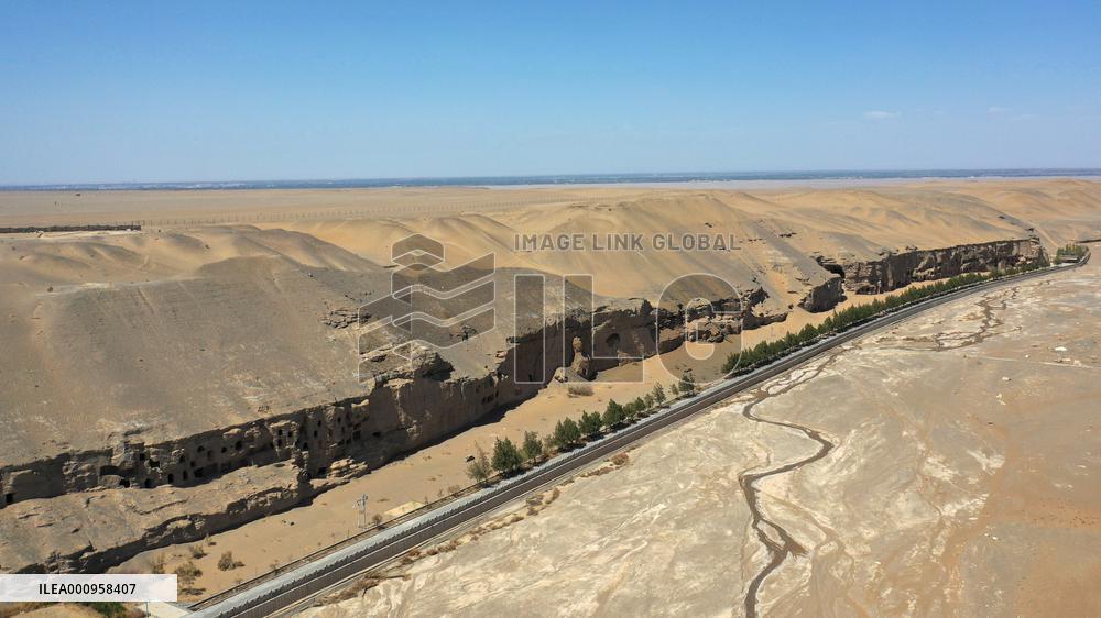 (SkyEye)CHINA-GANSU-MOGAO GROTTOES-AERIAL VIEW (CN)