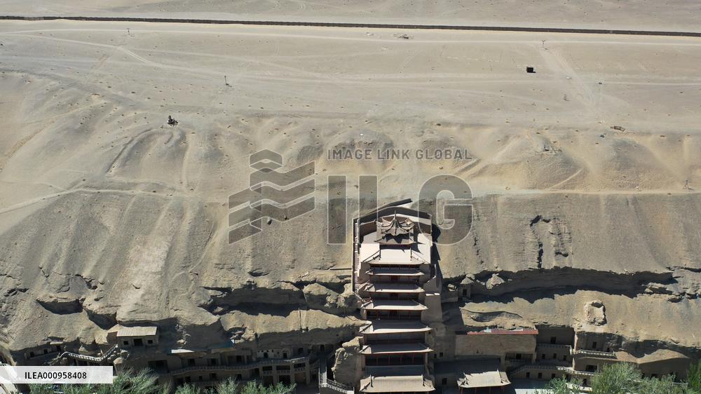 (SkyEye)CHINA-GANSU-MOGAO GROTTOES-AERIAL VIEW (CN)