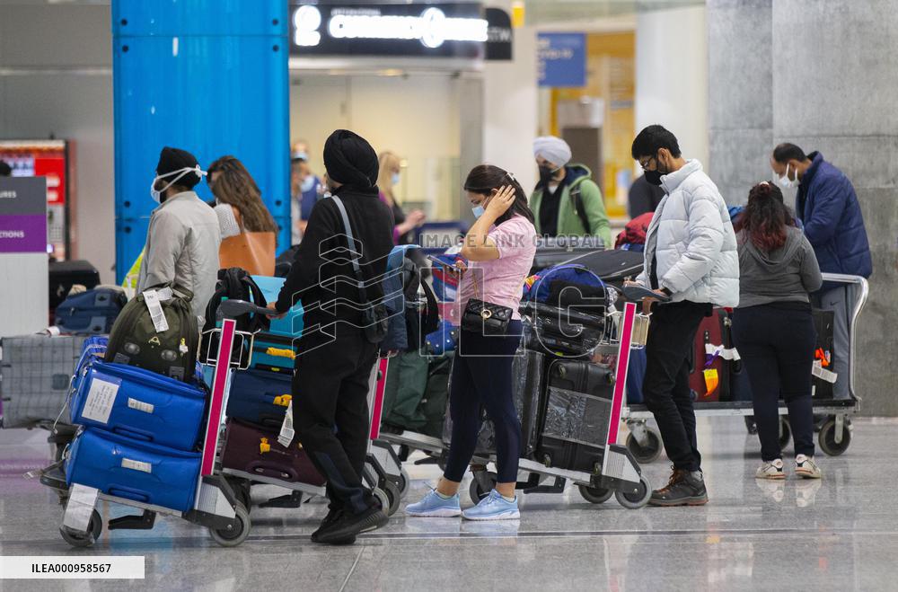 CANADA-COVID-19-CASES-3.7 MLN