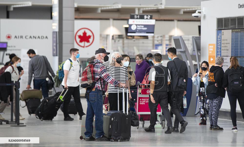 CANADA-COVID-19-CASES-3.7 MLN