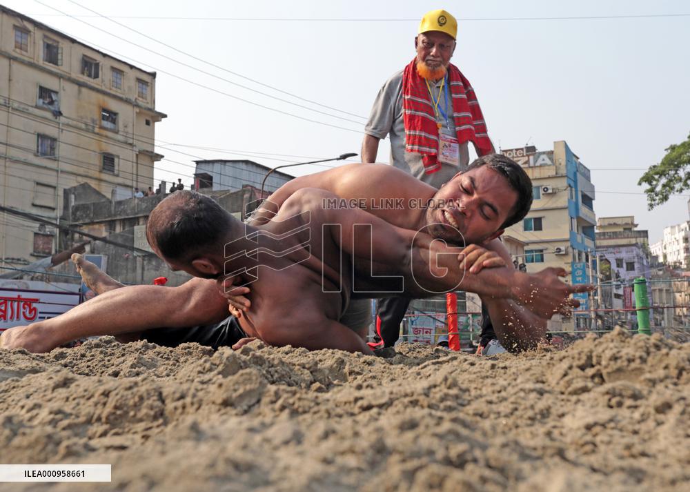 (SP)BANGLADESH-CHATTOGRAM-TRADITIONAL WRESTLING