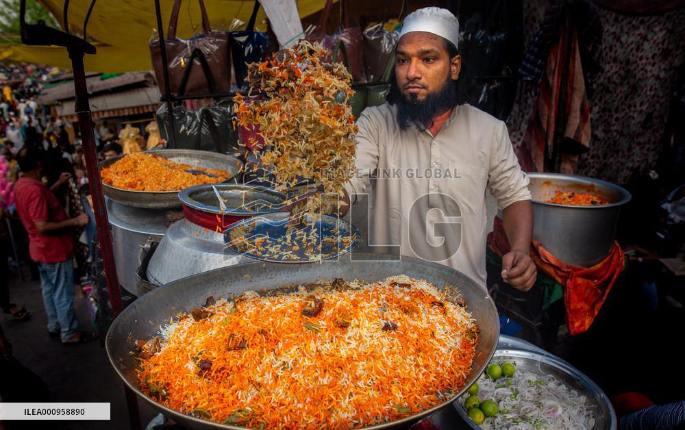 INDIA-NEW DELHI-RAMADAN-STREET FOOD