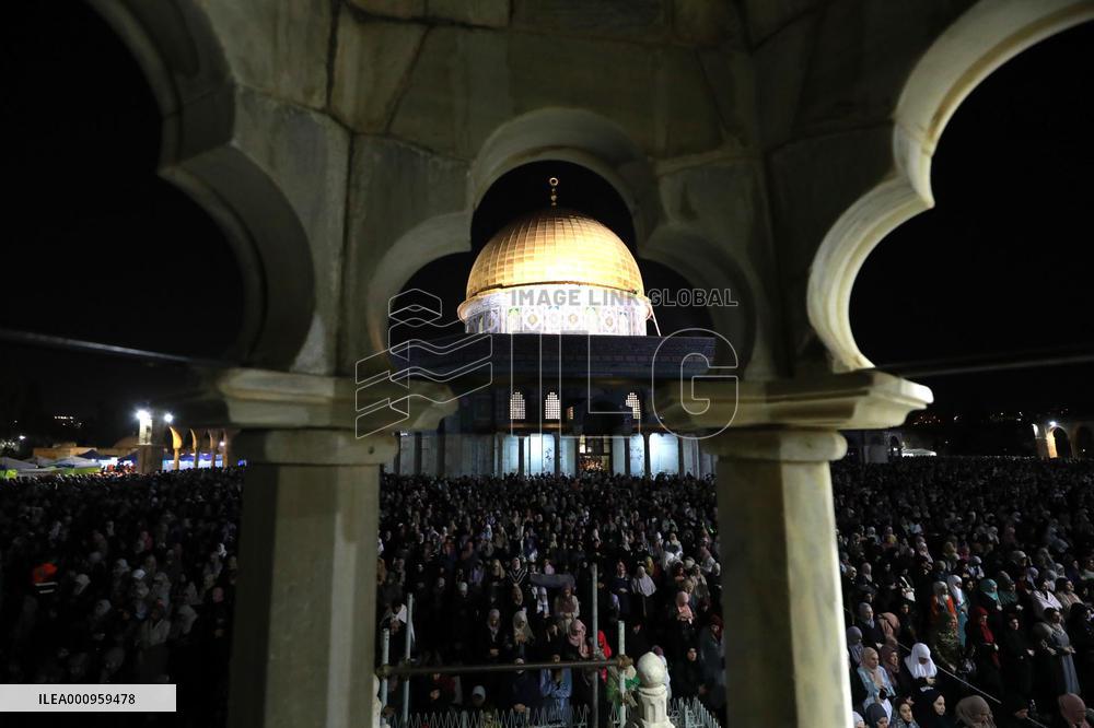 MIDEAST-JERUSALEM-RAMADAN-LAYLAT Al-QADR