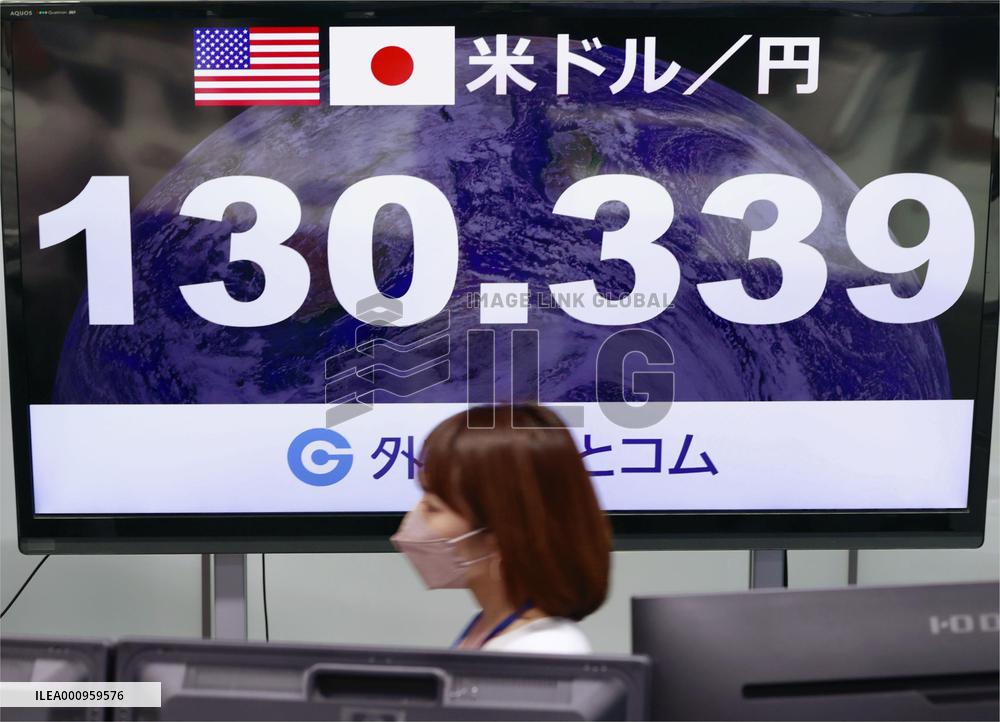 Yen slips blow 130 vs. dollar