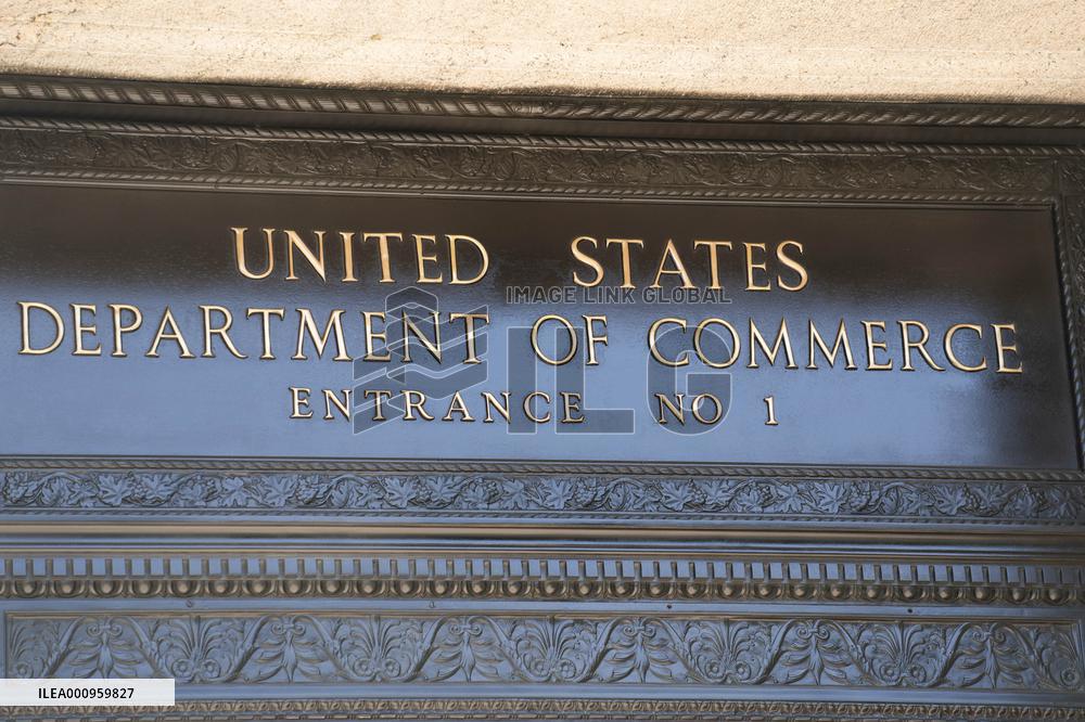 U.S.-WASHINGTON, D.C.-ECONOMY-FIRST QUARTER-CONTRACTION