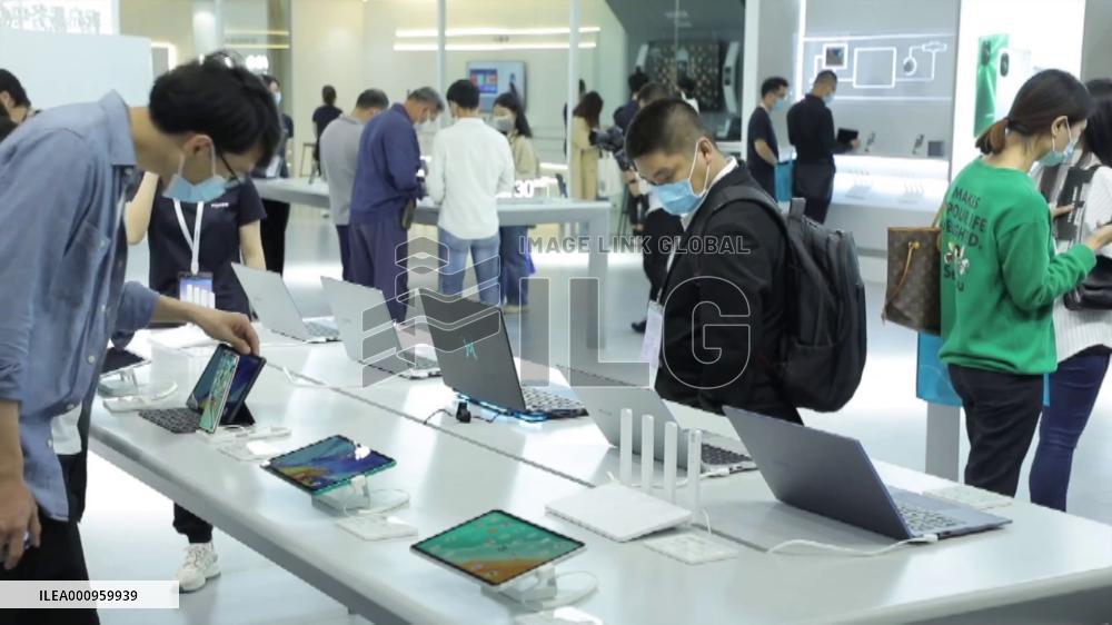 China makes headway in digitizing economy: experts