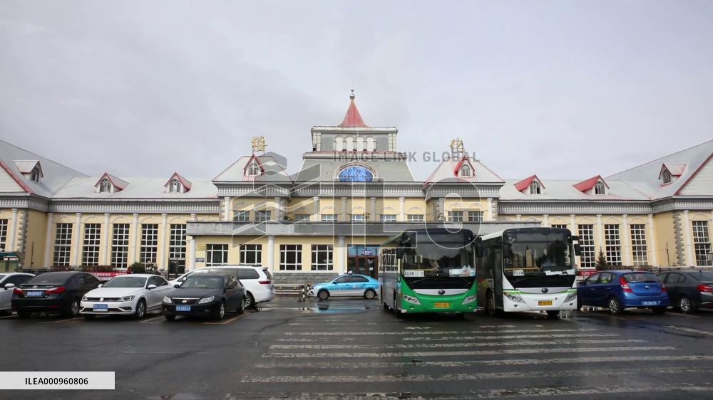 China's major grain-producing province launches special train for transporting rice farmers