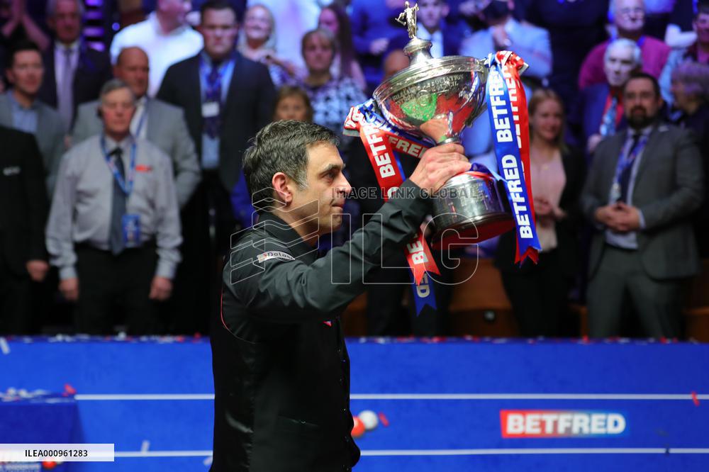 (SP)BRITAIN-SHEFFIELD-SNOOKER-WORLD CHAMPIONSHIP-CEREMONY