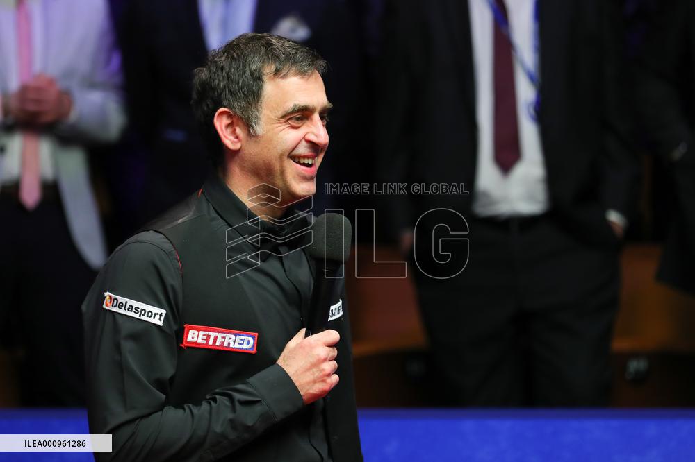 (SP)BRITAIN-SHEFFIELD-SNOOKER-WORLD CHAMPIONSHIP-CEREMONY