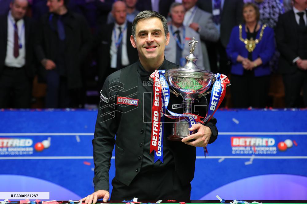 (SP)BRITAIN-SHEFFIELD-SNOOKER-WORLD CHAMPIONSHIP-CEREMONY