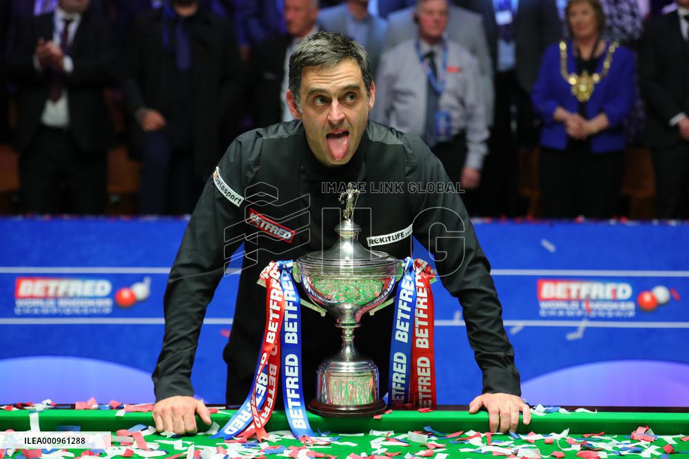 (SP)BRITAIN-SHEFFIELD-SNOOKER-WORLD CHAMPIONSHIP-CEREMONY