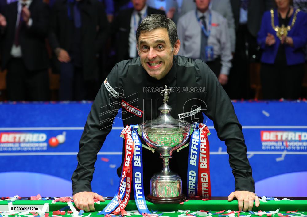 (SP)BRITAIN-SHEFFIELD-SNOOKER-WORLD CHAMPIONSHIP-CEREMONY