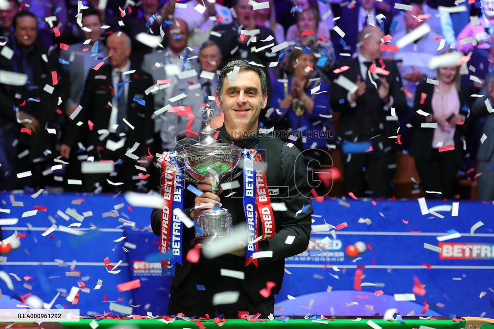 (SP)BRITAIN-SHEFFIELD-SNOOKER-WORLD CHAMPIONSHIP-CEREMONY