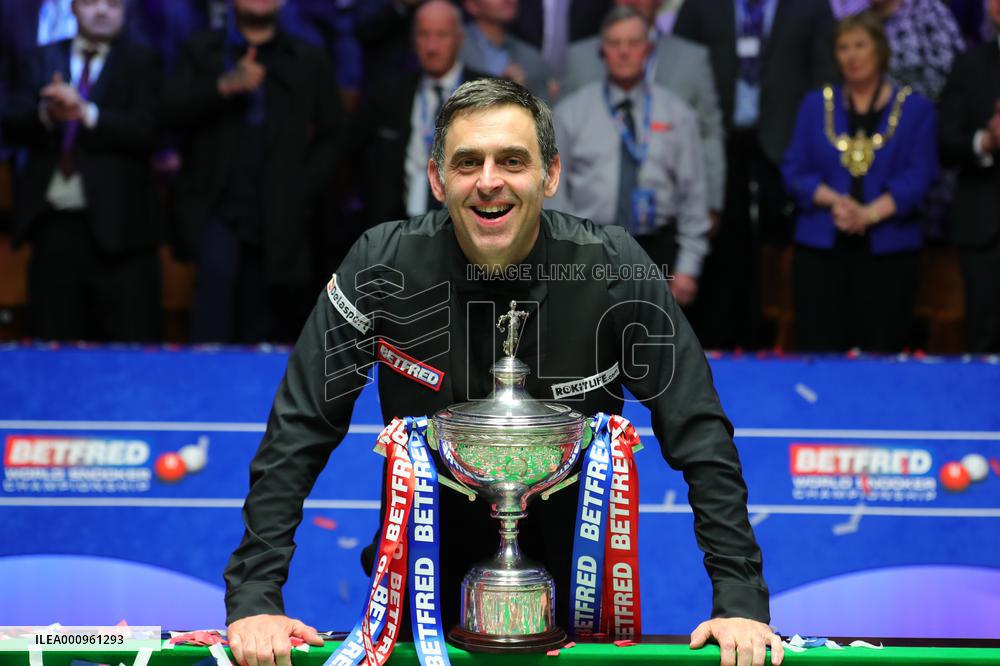 (SP)BRITAIN-SHEFFIELD-SNOOKER-WORLD CHAMPIONSHIP-CEREMONY