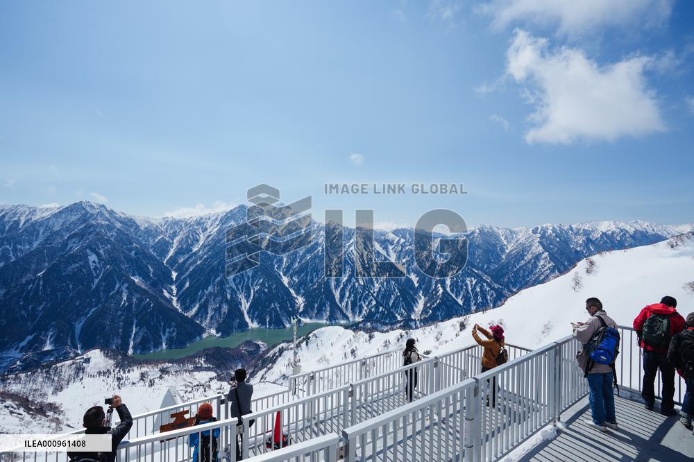JAPAN-TOYAMA-SPRING-SNOW