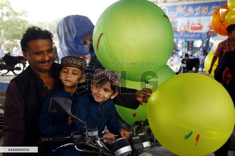 PAKISTAN-EID AL-FITR-CELEBRATIONS